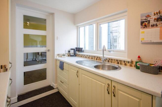 2 bed Terraced for sale Image 9