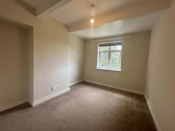 3 bed Semi-Detached for sale Image 9
