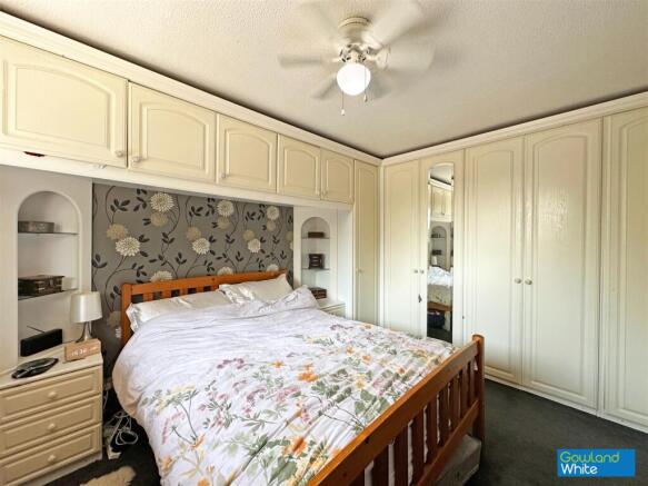 3 bed Terraced for sale Image 9