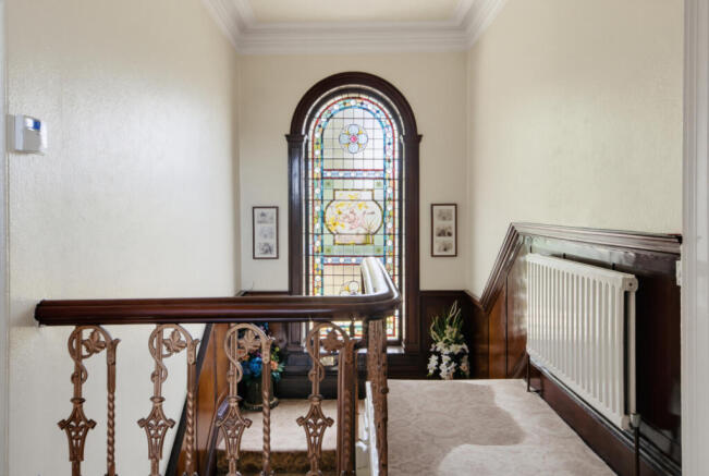 5 bed Detached for sale Image 12