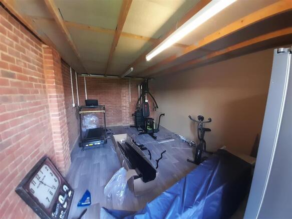 Gym area garage.jpg