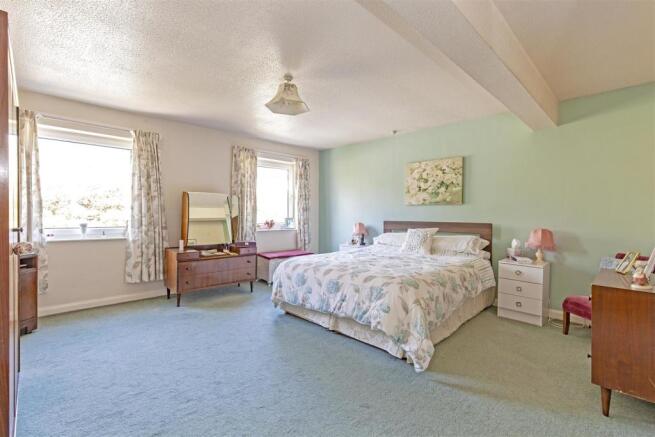 Bedroom 1-1.jpg