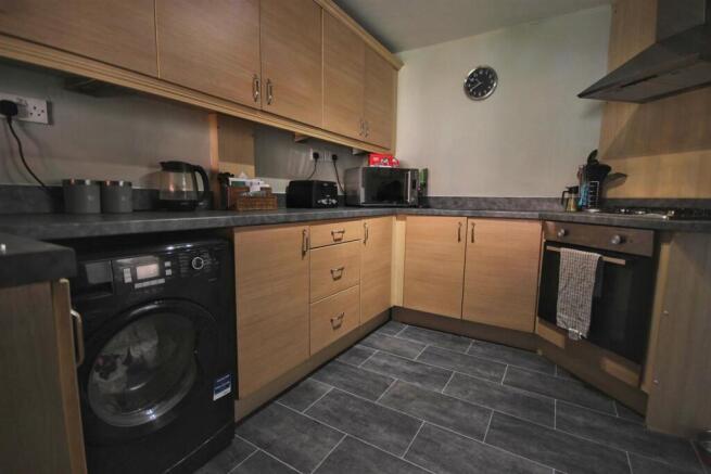 4 bed Terraced for sale Image 5