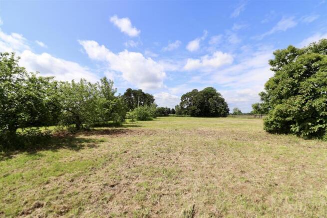 2 bed House for sale Image 6