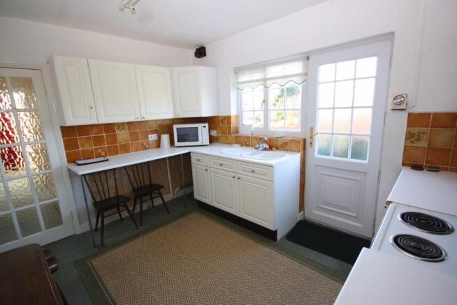 Kitchen (2) 