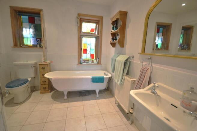 BATHROOM.JPG