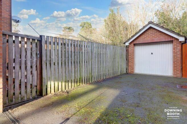 Drive & Garage