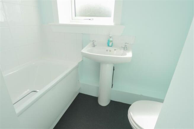 BATHROOM/WC