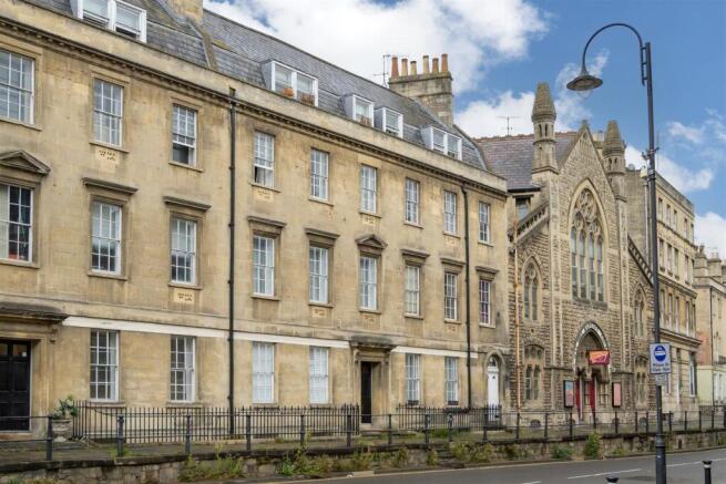 Flat 3 1 Fountain Buildings BA1 5DU-1.jpg