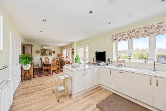 Kitchen/Dining
