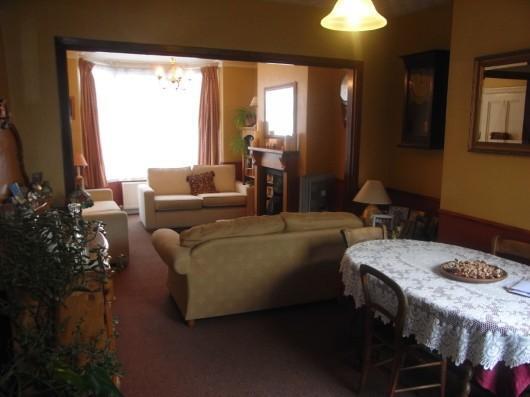 Lounge/Dining Area