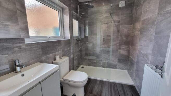 3 bed Terraced to rent Image 4