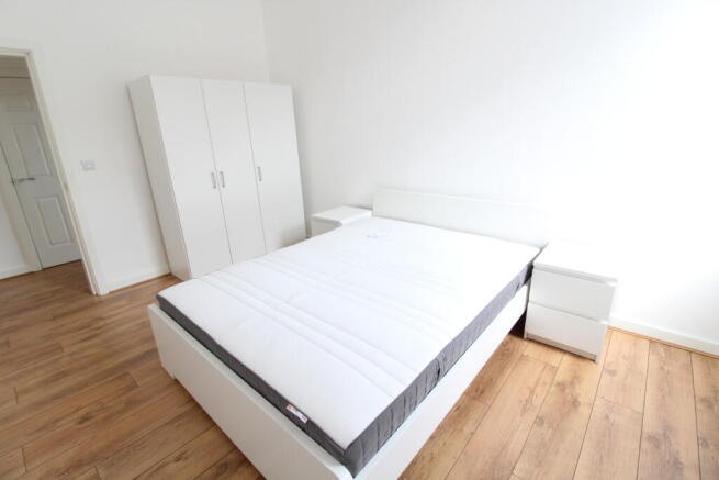 2 bed Apartment to rent Image 9