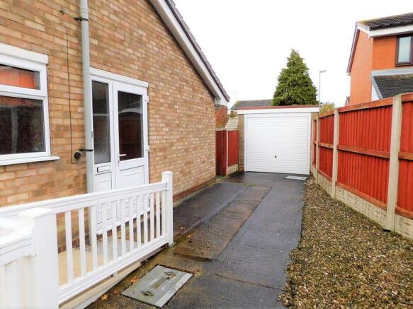 Garage/Driveway
