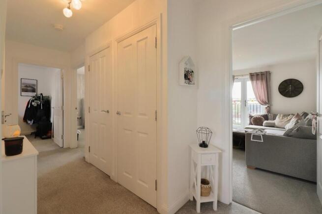 2 bed Flat for sale Image 6