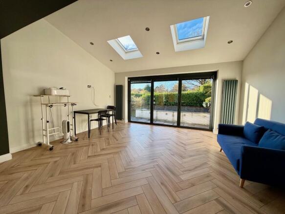 3 bed Semi-Detached to rent Image 8