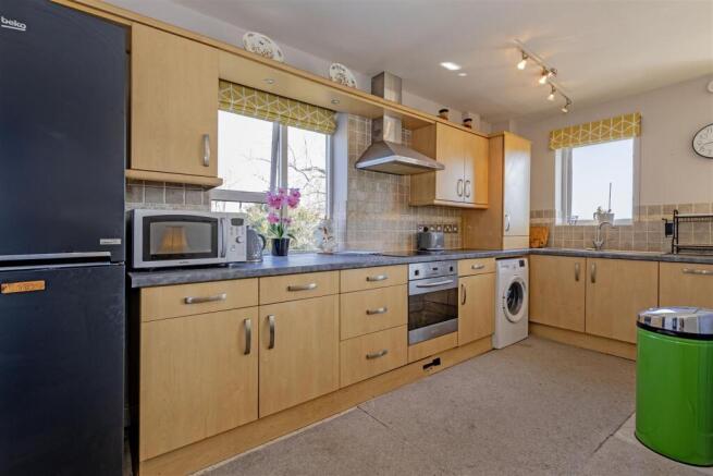2 bed Apartment for sale Image 5