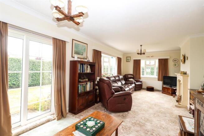 4 bed Detached for sale Image 5