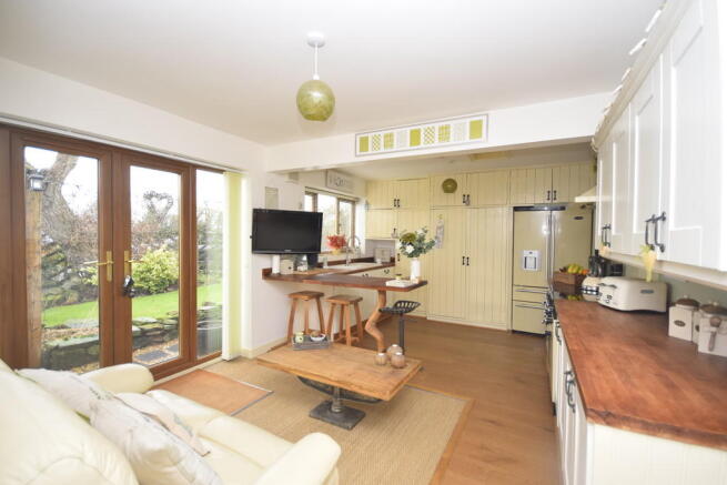 Kitchen/Family Ro...