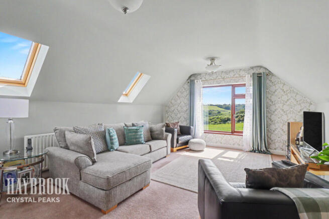 4 bed Detached for sale Image 3