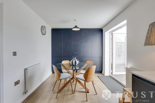 4 bed Detached for sale Image 11