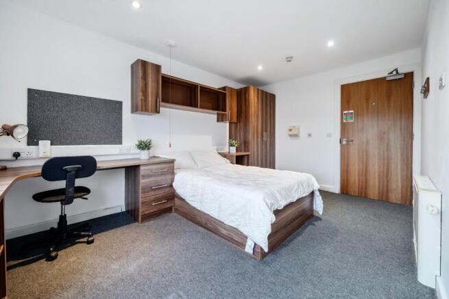 Pen f3 accessible bedroom desk 6763755e2744b-12268