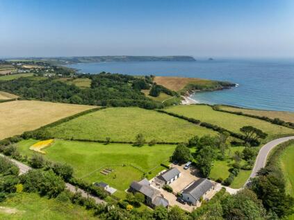 350 yards walk from The Hidden Hut and Porthcurnick Beach
