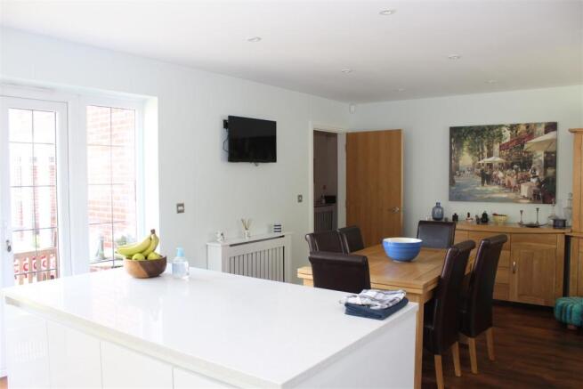 kitchen/breakfast room