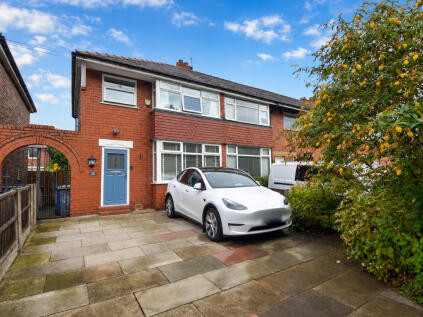 Broadway, Urmston, M41