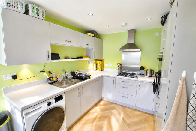 4 bed Semi-Detached for sale Image 6