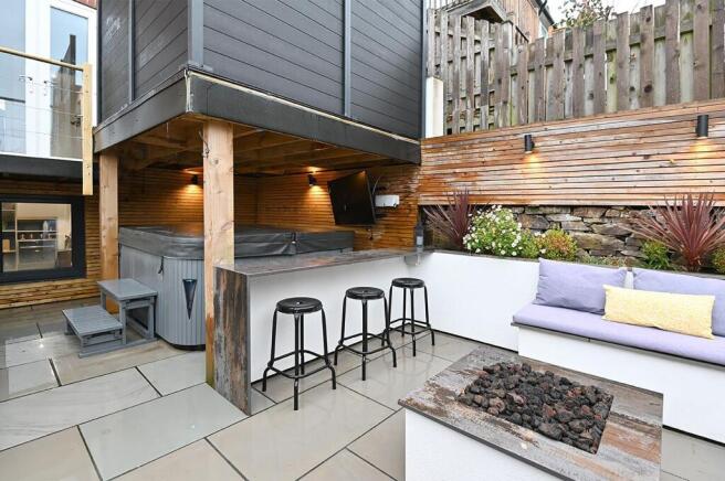 4 bed Semi-Detached to rent Image 4
