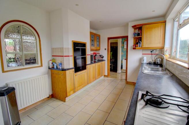 Kitchen (alt view)