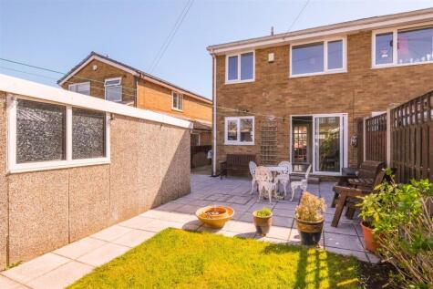 Foxcroft Drive, Rastrick, Brighouse