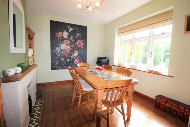 Dining rm / 3rd bed