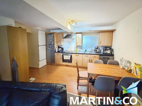 43a04b8f-WhatsApp...