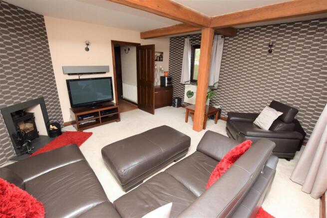 LOUNGE VIEW 3