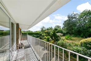 2, 24 26 Kelvin Court, Marlborough Road, Richmond TW10 6JS
