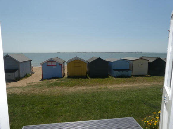 2nd Row Beach hut
