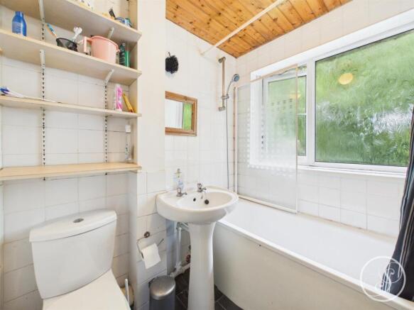 4 bed Terraced for sale Image 12