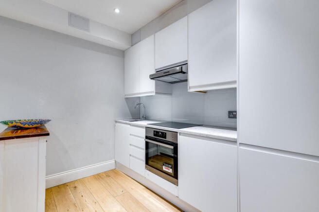 74PGA - Flat A, 74 Philbaech Gardens, SW5-7.jpg