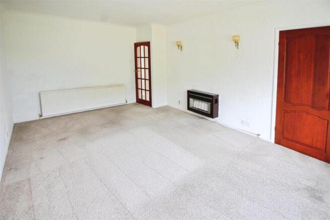 3 bed Semi-Detached Bungalow for sale Image 4