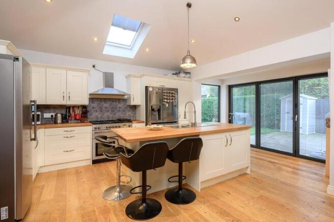3 bed Semi-Detached for sale Image 5