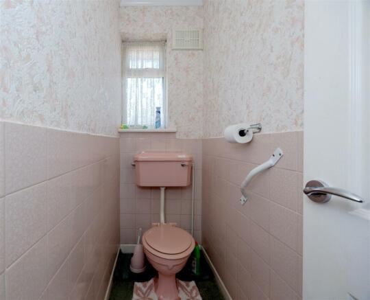 Upstairs seperate toilet 1N9A5180-Enhanced-NR.jpg
