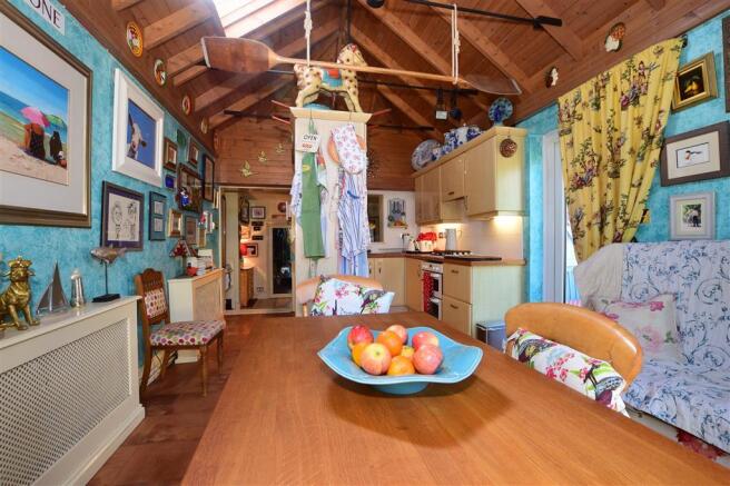 Kitchen/Breakfast Area