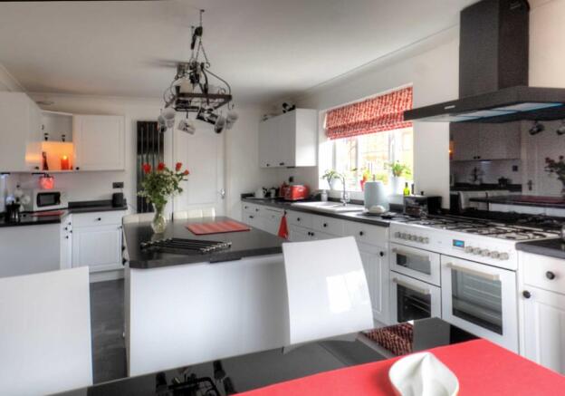 Dining/Kitchen