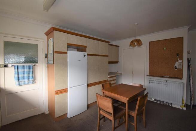 Kitchen5.jpg