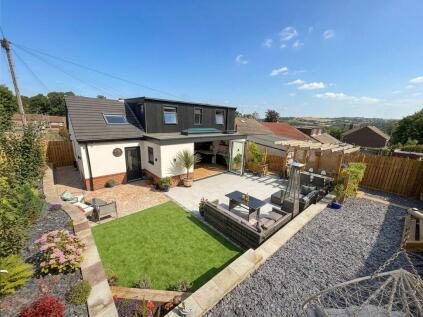 Lincroft Avenue, Huddersfield, HD5
