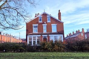 40, Harlech Terrace, Beeston, Leeds LS11 7DX