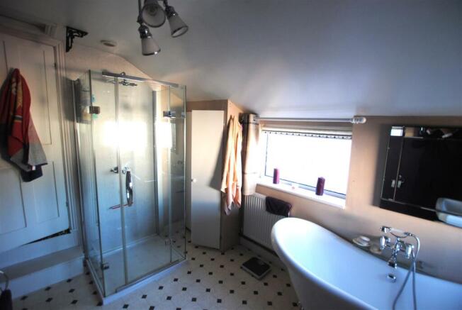 164 welly road bathroom.JPG