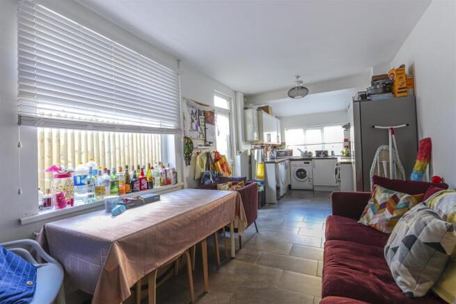 Dogfield Street 59-4.jpg